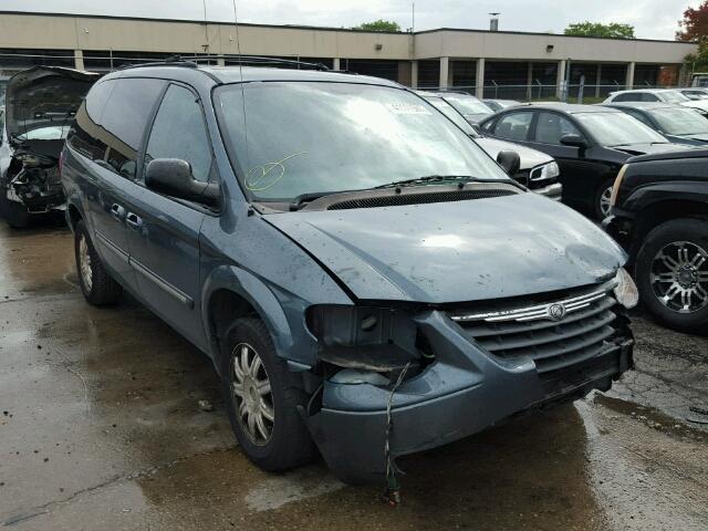 2C4GP54L15R176368 - 2005 CHRYSLER TOWN & COU BLUE photo 1