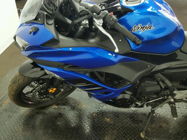 JKAEXEJ18JDA02849 - 2018 KAWASAKI EX650 J ლურჯი ფოტო 19