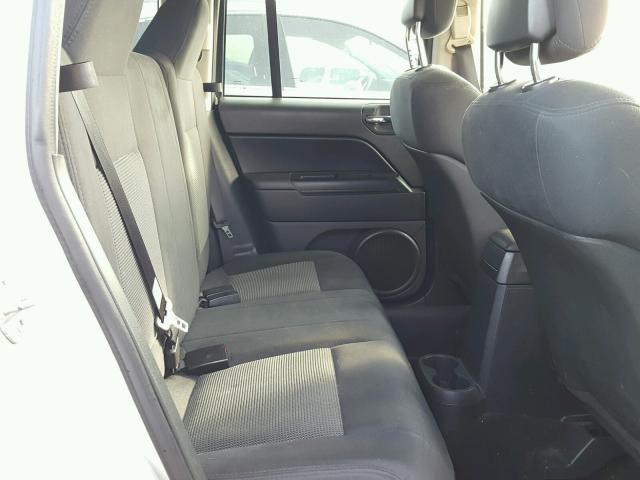 1J4NF1FB0BD210526 - 2011 JEEP COMPASS SP 银色 照片 6