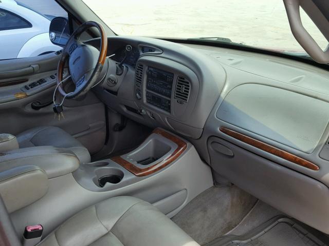 5LMPU28L4WLJ30568 - 1998 LINCOLN NAVIGATOR RED photo 5