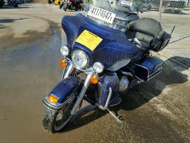 1HD1FCW1X6Y698713 - 2006 HARLEY-DAVIDSON FLHTCUI BLUE photo 2