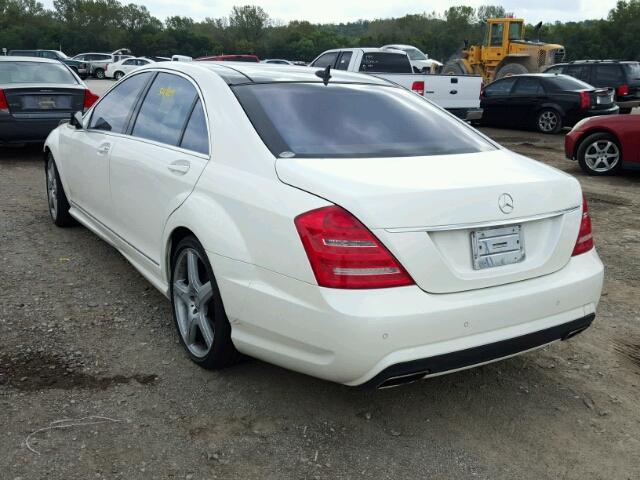 WDDNG9EB8DA513647 - 2013 MERCEDES-BENZ S 550 4MAT WHITE photo 3