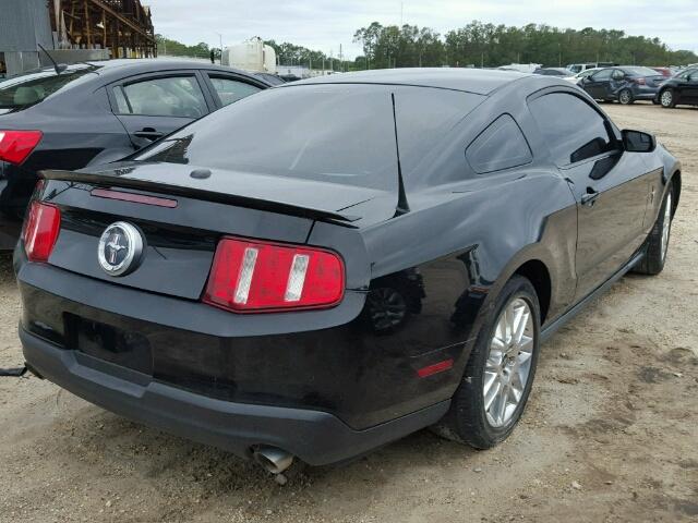 1ZVBP8AM9C5220908 - 2012 FORD MUSTANG BLACK photo 4