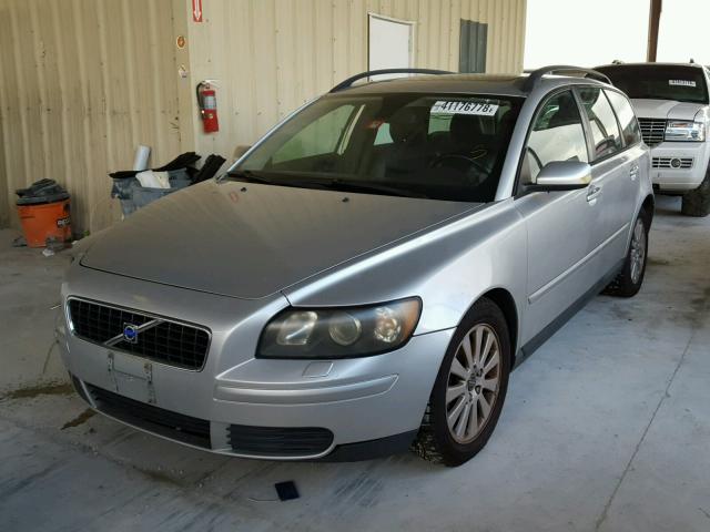 YV1MW382452055791 - 2005 VOLVO V50 2.4I GRAY photo 2