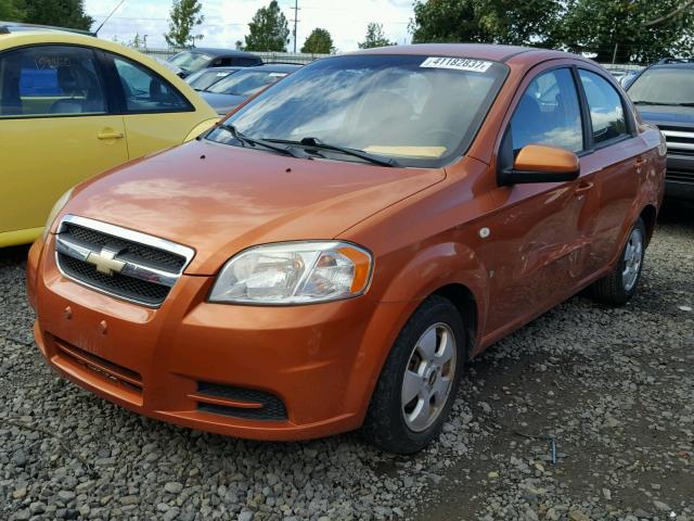 KL1TD56657B172671 - 2007 CHEVROLET AVEO BASE ORANGE photo 2