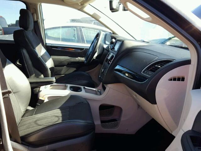 2C4RC1JG9GR193930 - 2016 CHRYSLER TOWN & COU 黑色 照片 5