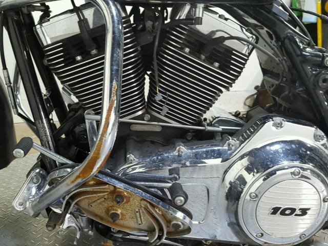 1HD1KHM17BB640549 - 2011 HARLEY-DAVIDSON FLTRX 黑色 照片 12