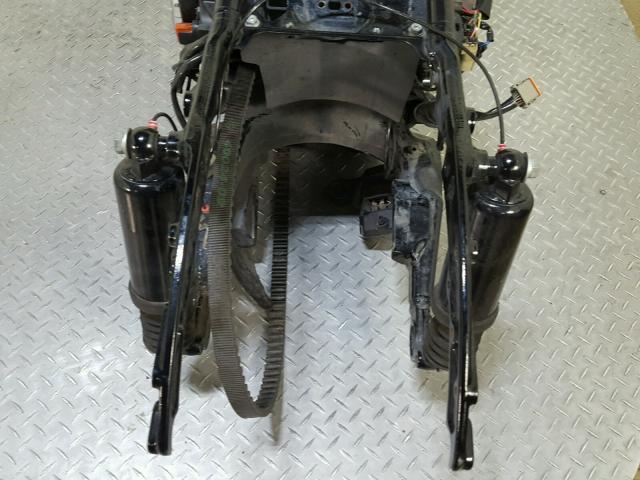 1HD1KHM17BB640549 - 2011 HARLEY-DAVIDSON FLTRX 黑色 照片 17