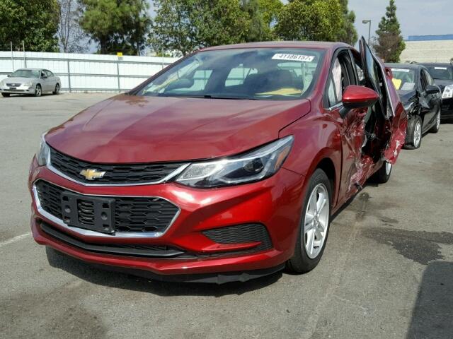 1G1BE5SM1H7131327 - 2017 CHEVROLET CRUZE LT RED photo 2