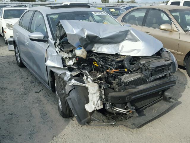 3VWD17AJ3EM385571 - 2014 VOLKSWAGEN JETTA SE 银色 照片 2