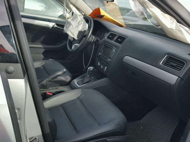 3VWD17AJ3EM385571 - 2014 VOLKSWAGEN JETTA SE 银色 照片 9