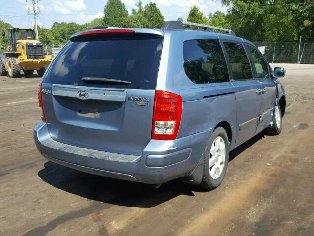 KNDMC233676021064 - 2007 HYUNDAI ENTOURAGE BLUE photo 4