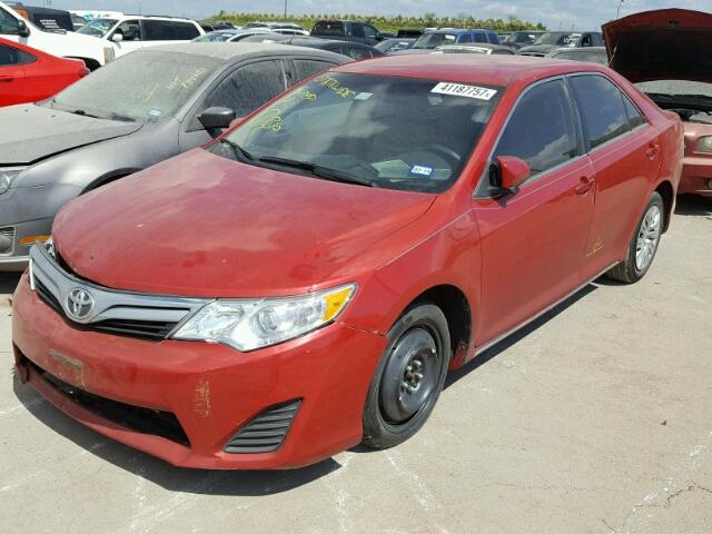 4T4BF1FK0CR258992 - 2012 TOYOTA CAMRY BASE RED photo 2