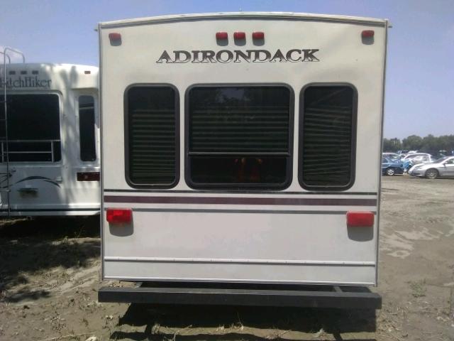 47CTBAP294L112237 - 2004 DUTC ADIRONDACK WHITE photo 5