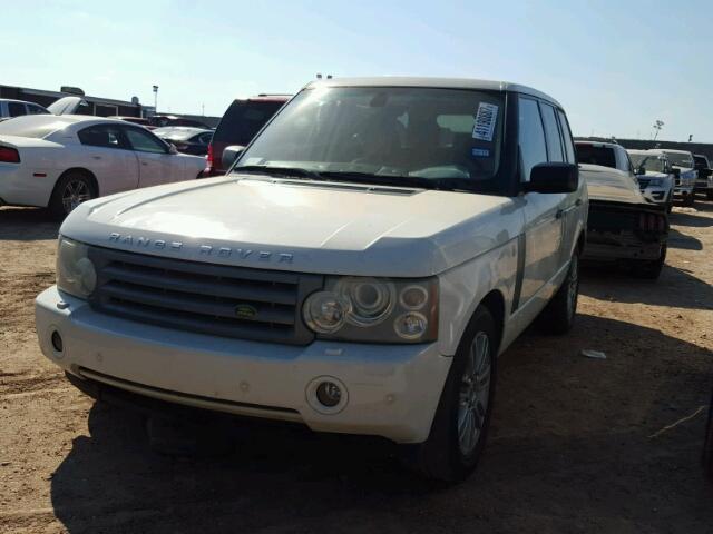 SALME15409A306023 - 2009 LAND ROVER RANGE ROVE WHITE photo 2