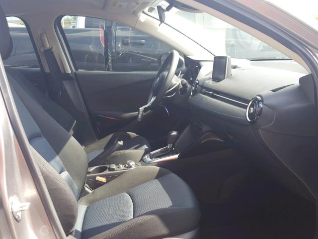 3MYDLBZV0GY136472 - 2016 TOYOTA SCION IA SILVER photo 5