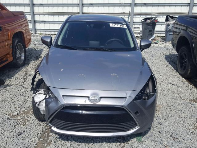 3MYDLBZV0GY136472 - 2016 TOYOTA SCION IA SILVER photo 9