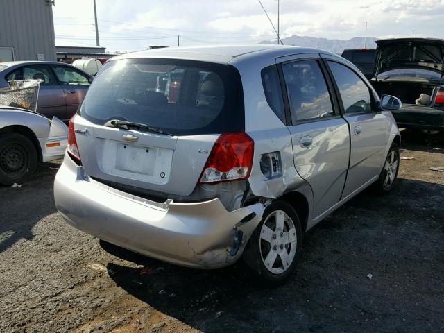 KL1TD66638B249433 - 2008 CHEVROLET AVEO BASE Argent photo 4