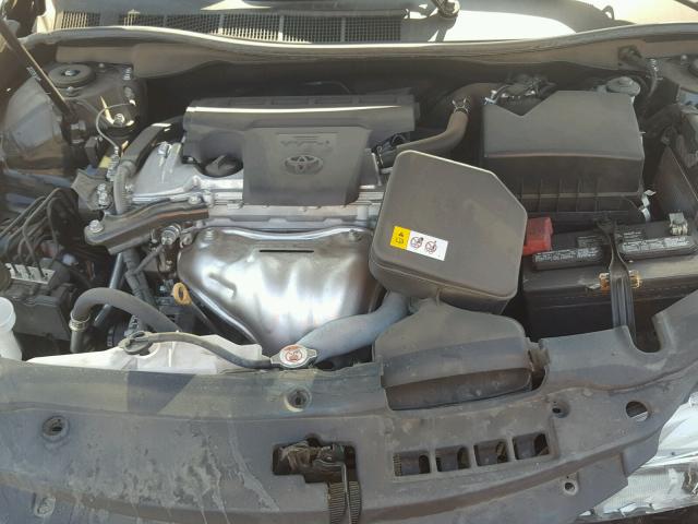 4T1BF1FK1HU321003 - 2017 TOYOTA CAMRY LE Černá fotografie 7