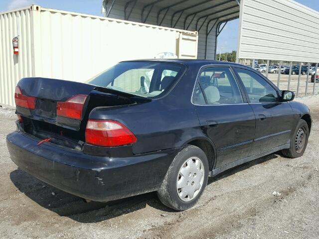 1HGCG6658XA094925 - 1999 HONDA ACCORD BLACK photo 4