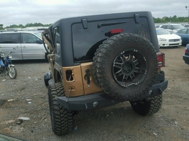 1C4HJWDG9FL667117 - 2015 JEEP WRANGLER U BEIGE photo 3