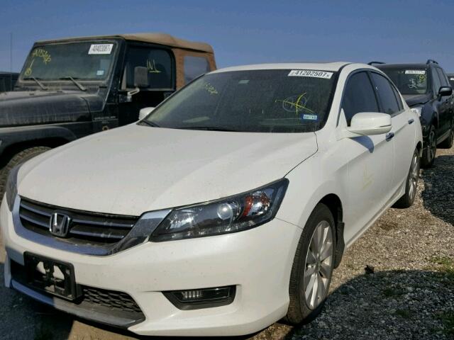 1HGCR3F82FA026685 - 2015 HONDA ACCORD EXL WHITE photo 2