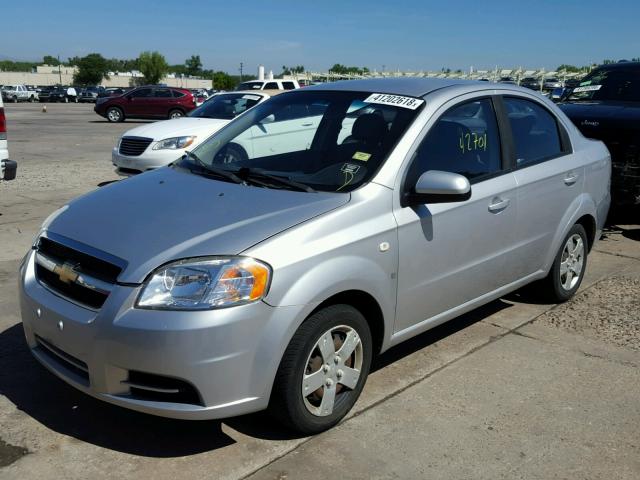 KL1TD56678B123215 - 2008 CHEVROLET AVEO BASE Argent photo 2