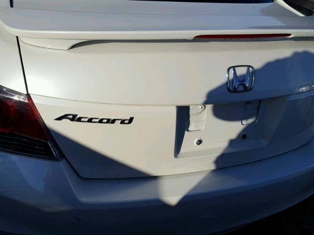 1HGCP3F86AA026977 - 2010 HONDA ACCORD EXL WHITE photo 9