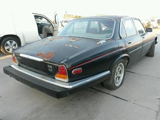 SAJAV1342CC334173 - 1982 JAGUAR XJ6 BLACK photo 4