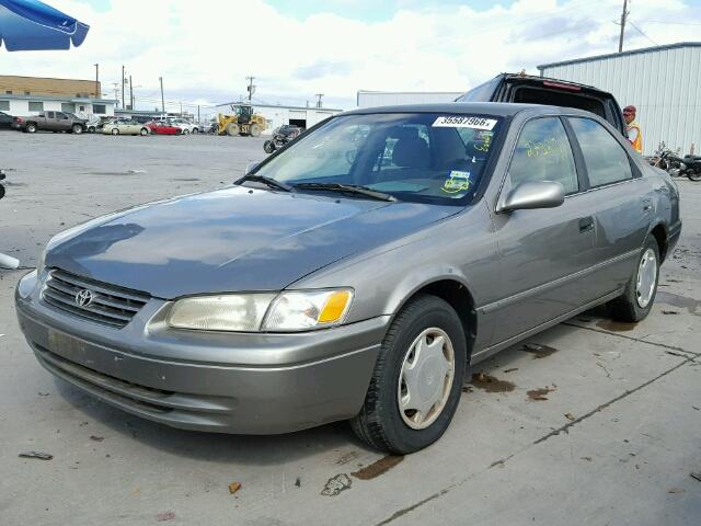 4T1BG22K9XU467687 - 1999 TOYOTA CAMRY CE TAN photo 2