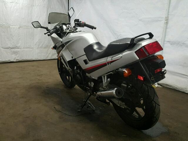 JKAEXMF1X5DA11710 - 2005 KAWASAKI EX250 F SILVER photo 3