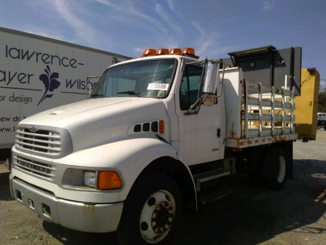 2FZAAHAK92AK61783 - 2002 STERLING TRUCK M 6500 WHITE photo 2