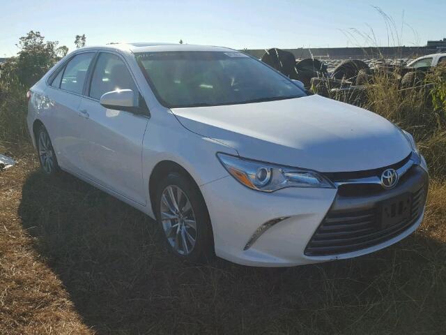 4T1BF1FK2FU962481 - 2015 TOYOTA CAMRY LE 白色 照片 1