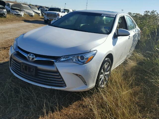 4T1BF1FK2FU962481 - 2015 TOYOTA CAMRY LE 白色 照片 2