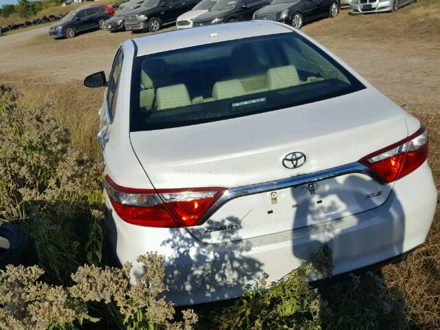 4T1BF1FK2FU962481 - 2015 TOYOTA CAMRY LE 白色 照片 3