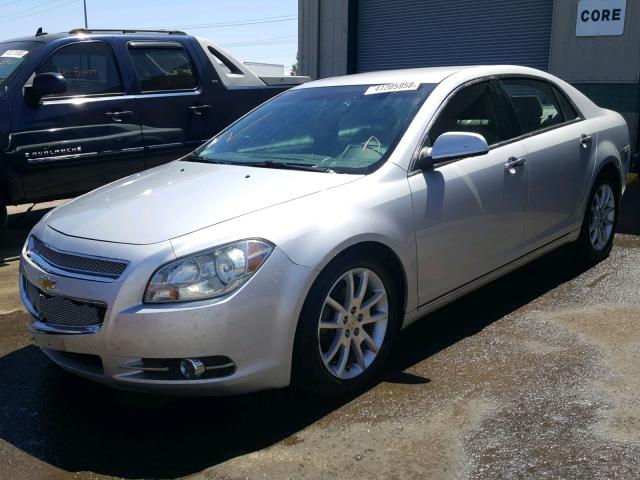 1G1ZE5EBXAF298001 - 2010 CHEVROLET MALIBU LTZ 银色 照片 2