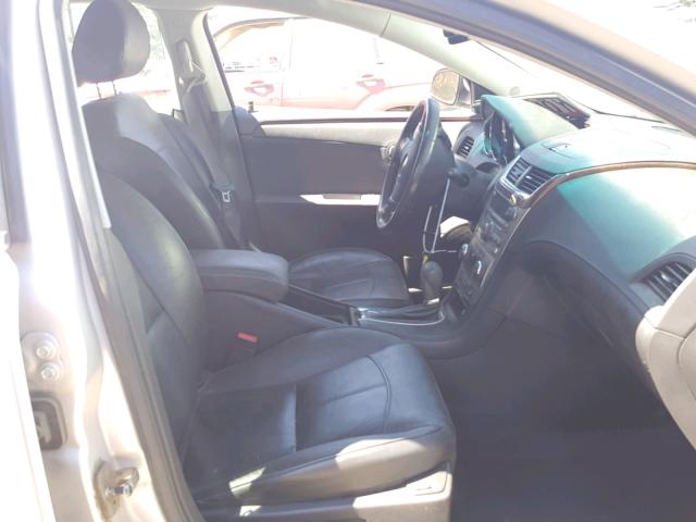 1G1ZE5EBXAF298001 - 2010 CHEVROLET MALIBU LTZ 银色 照片 5