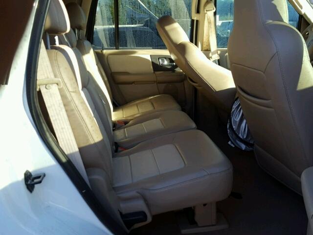 1FMFU17505LA80214 - 2005 FORD EXPEDITION WHITE photo 6