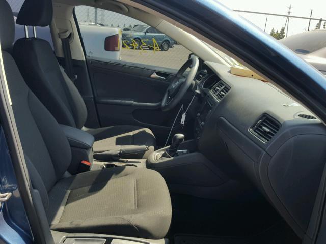 3VW2K7AJ7FM414933 - 2015 VOLKSWAGEN JETTA BASE 蓝色 照片 5