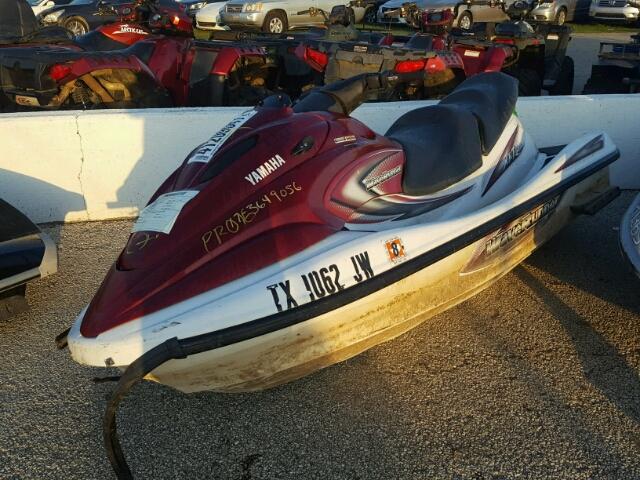 YAMA2000F202 - 2002 YAMAHA FX CRUISER MAROON photo 2