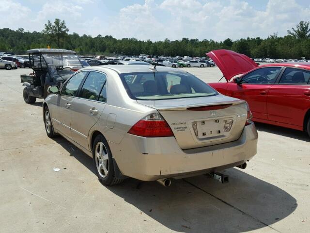 JHMCN36406C000693 - 2006 HONDA ACCORD HYB TAN photo 3