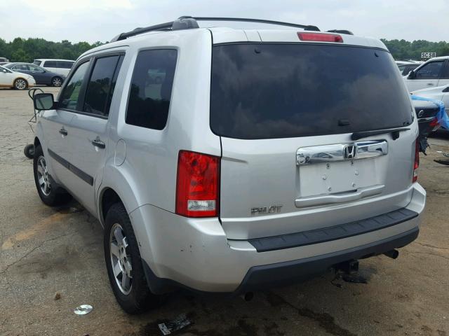 5FNYF38299B010856 - 2009 HONDA PILOT LX SILVER photo 3