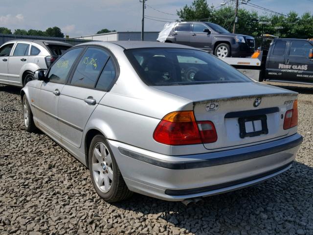 WBAAM3348YCB22592 - 2000 BMW 323 I SILVER photo 3