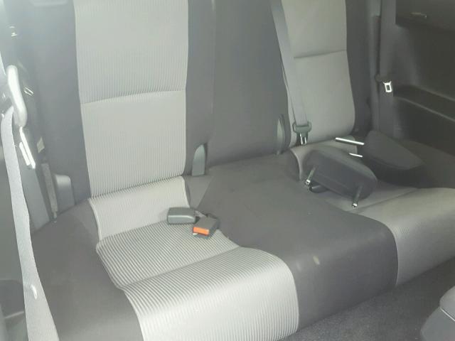 JTKJF5C72GJ015895 - 2016 TOYOTA SCION TC 白色 照片 6