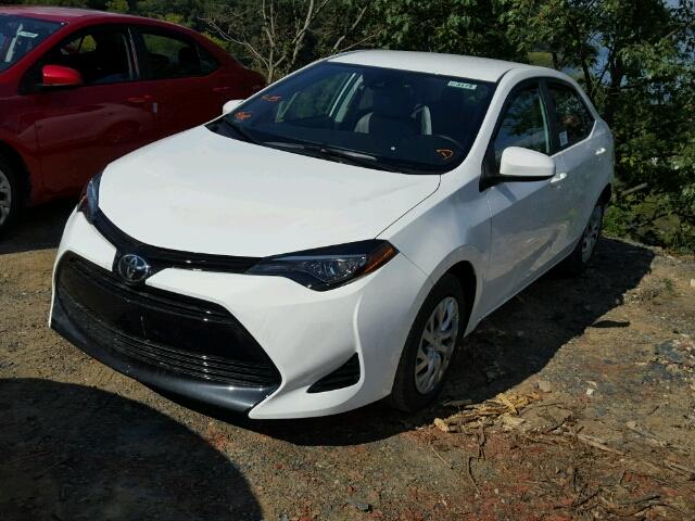 5YFBURHE2HP723321 - 2017 TOYOTA COROLLA WHITE photo 2