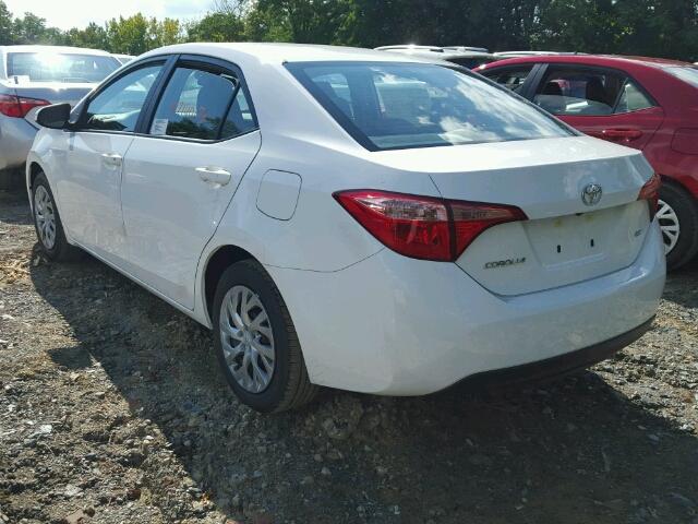 5YFBURHE2HP723321 - 2017 TOYOTA COROLLA WHITE photo 3