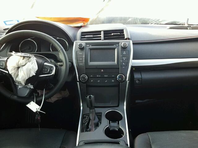 4T1BF1FK1FU044107 - 2015 TOYOTA CAMRY LE ვერცხლისფერი ფოტო 9