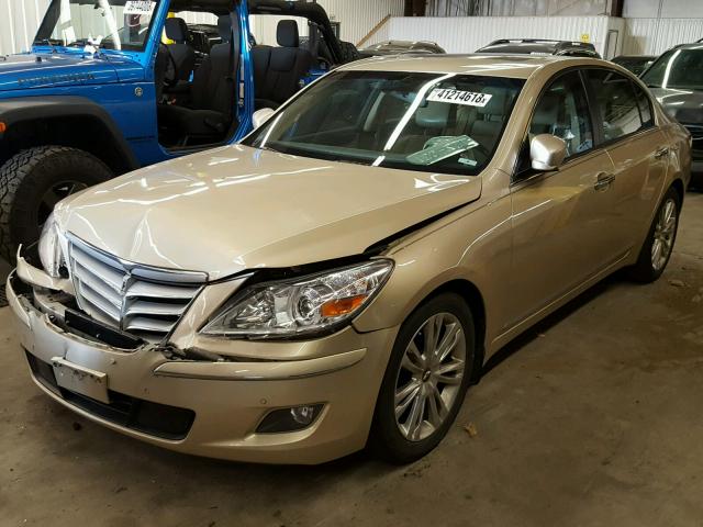 KMHGC4DF4AU109756 - 2010 HYUNDAI GENESIS 4. TAN photo 2