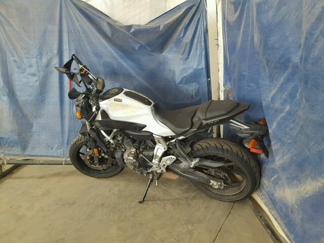 JYARM06N7FA000140 - 2015 YAMAHA FZ07 WHITE photo 3