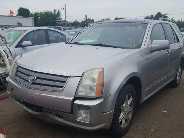 1GYEE637050129246 - 2005 CADILLAC SRX SILVER photo 2